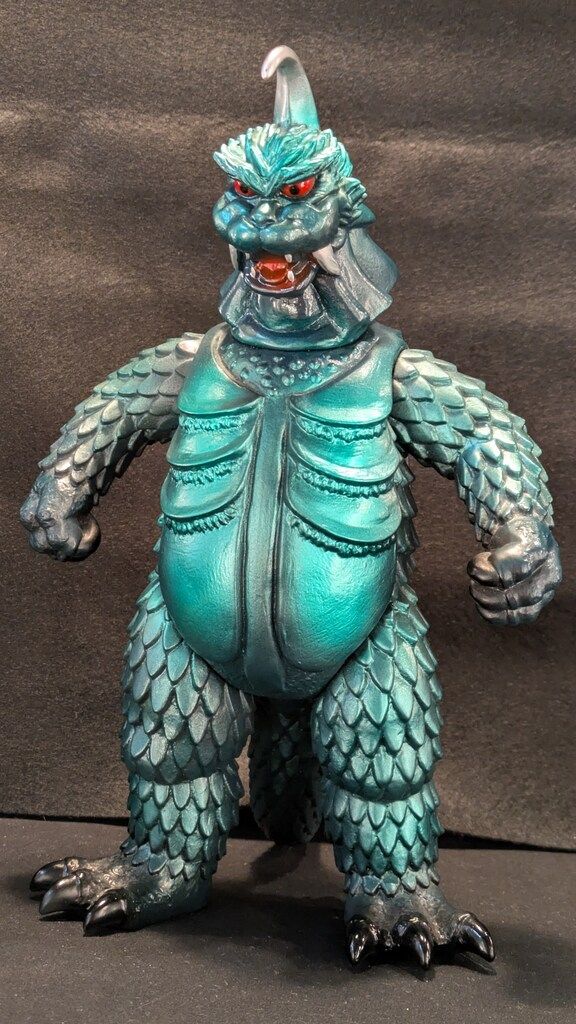 怪獣軒 STDゴメス 黒成型|緑メタ塗装 |怪獣軒