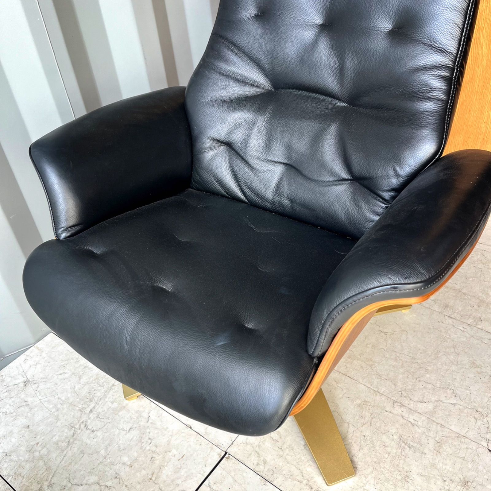 取付無料！ニトリNマーシャル 本革ブラックパーソナルチェア・オットマン✨ ニトリ パーソナルチェアオットマンセット(Nマーシャル BK/Nマーシャル