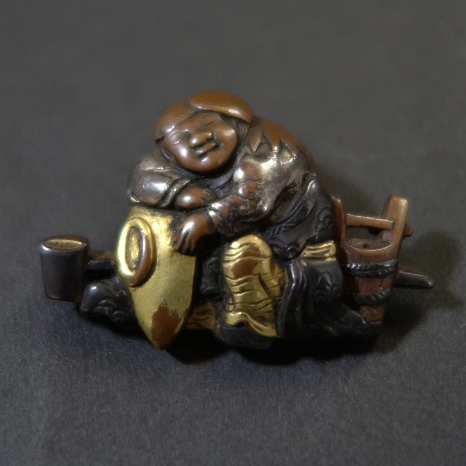 時代 前金具 煙草入 かます 銅製 彫金 金工 象嵌 根付 提物 目貫 妖怪