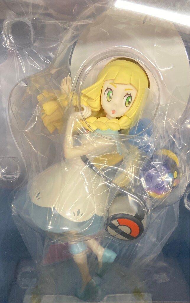 ポケモン リーリエ&コスモッグ フィギュア コトブキヤ コトブキヤ ポケモンセンター限定フィギュア リーリエ