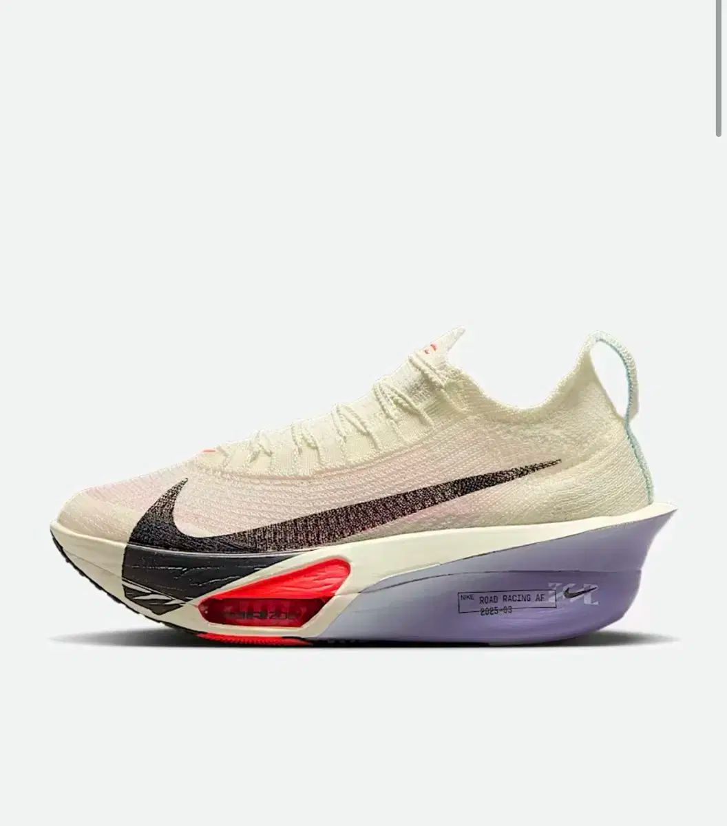 き*ー様 Nike ランニングシューズ アルファフライ ナイキ史上最速ランニングシューズの新作「エア ズーム アルファ