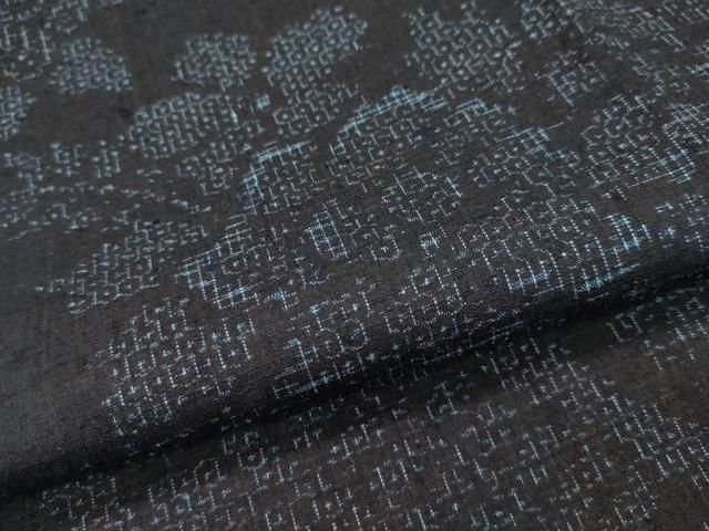 平和屋本店□極上 本場結城紬 重要無形文化財 80亀甲 草花文 濃紺地