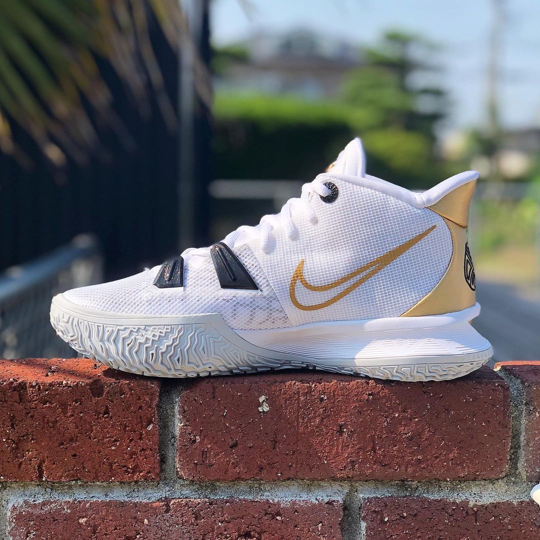 ⭐️未使用品ナイキ カイリー 7 ホワイト ゴールド 24cm Nike Kyrie 7 EP ナイキ カイリー7 White/Metallic Gold-Black