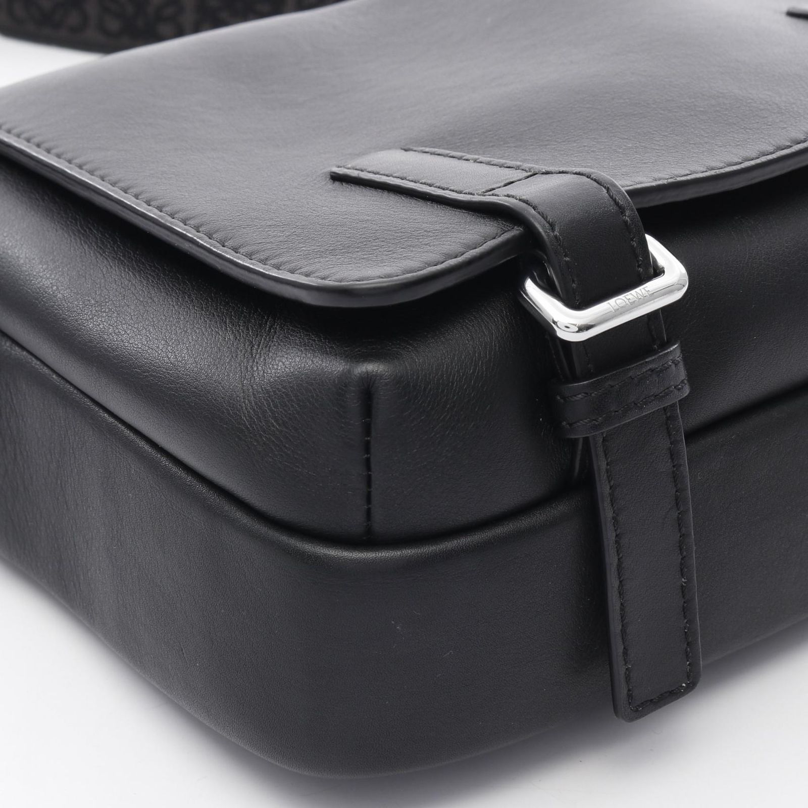ロエベ LOEWE ショルダーバッグ ミリタリー メッセンジャーバッグ XS 