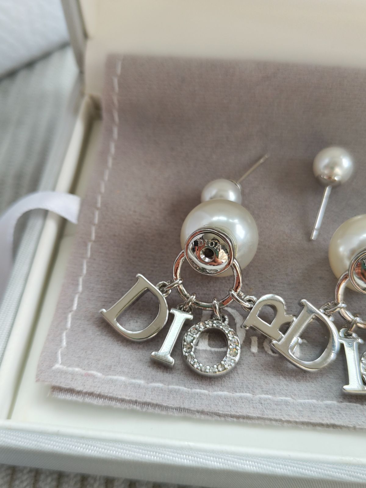 即納☆DIOR♡ディオールピアス♡♡両耳用シルバー♡アクセサリー☆新品