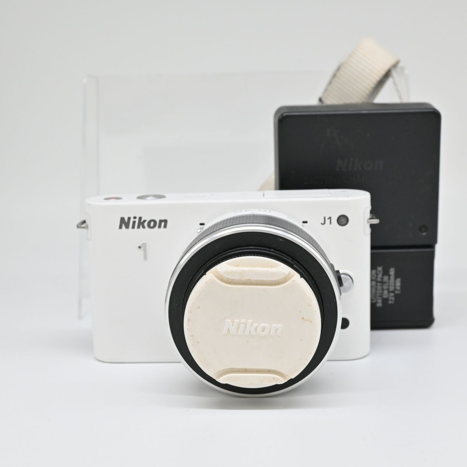 Nikon NIKON 1 J1ズームレンズキット WHITE Amazon | Nikon ミラーレス一眼カメラ Nikon 1 (ニコンワン) J1