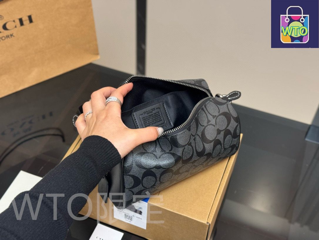 今日特価】COACH Axel モノグラム チューブバッグ 2Way-WTO輸入1