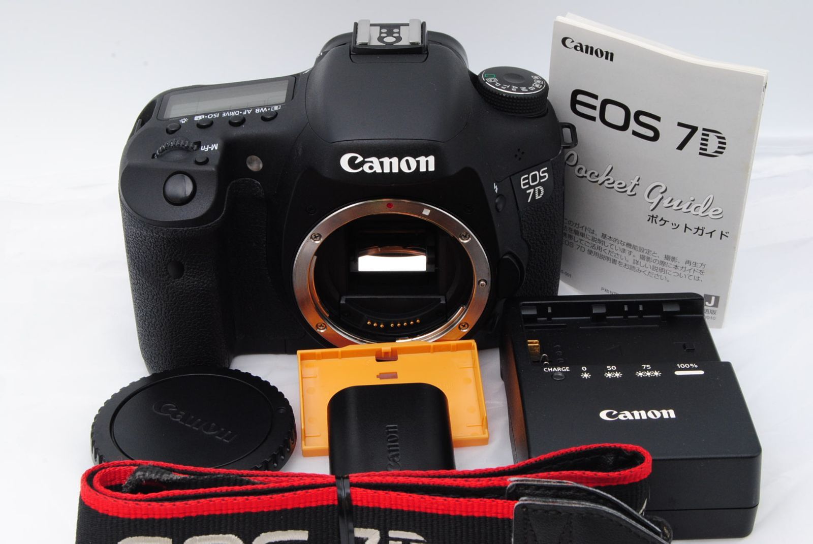 Canon EOS 7D・EF-S18-200 IS レンズキット+付属品 Canon EOS Canon EOS 7D・EF-S18-200 IS レンズキット+付属品 Canon EOS