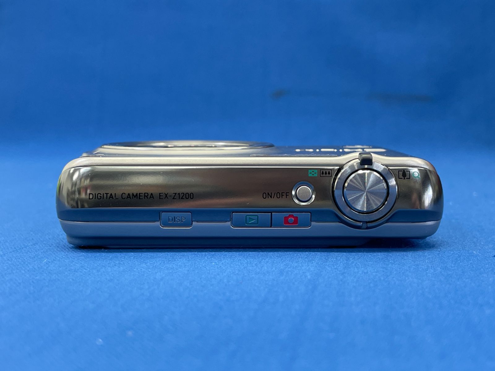 【動作確認済】CASIO EXILIM EX-Z1200 コンデジ シルバー カシオ デジタルカメラ オフィシャルWEBサイト | 製品情報 | EX