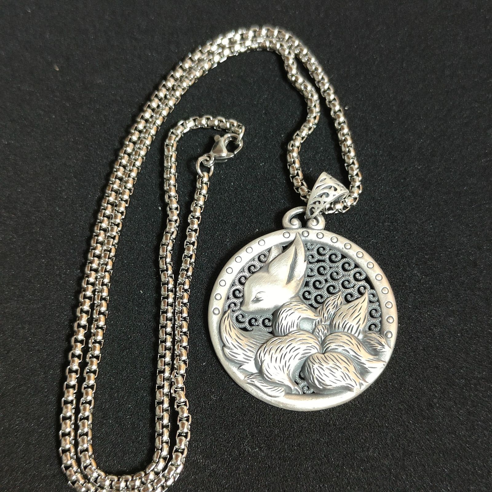 九尾の狐 新品 ペンダント トップ 999純銀製