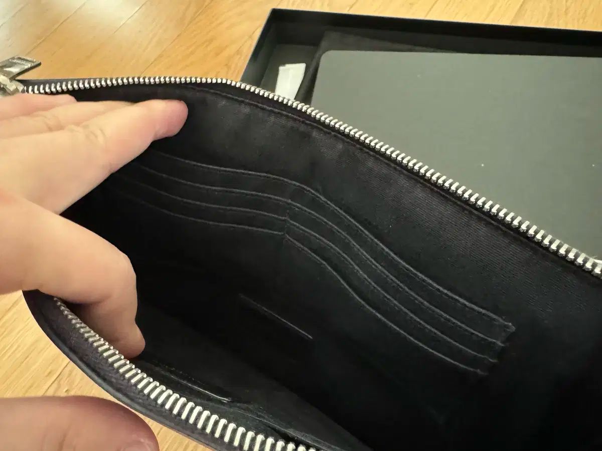 おしゃれ好き サンローラン メンズ クラッチバッグ