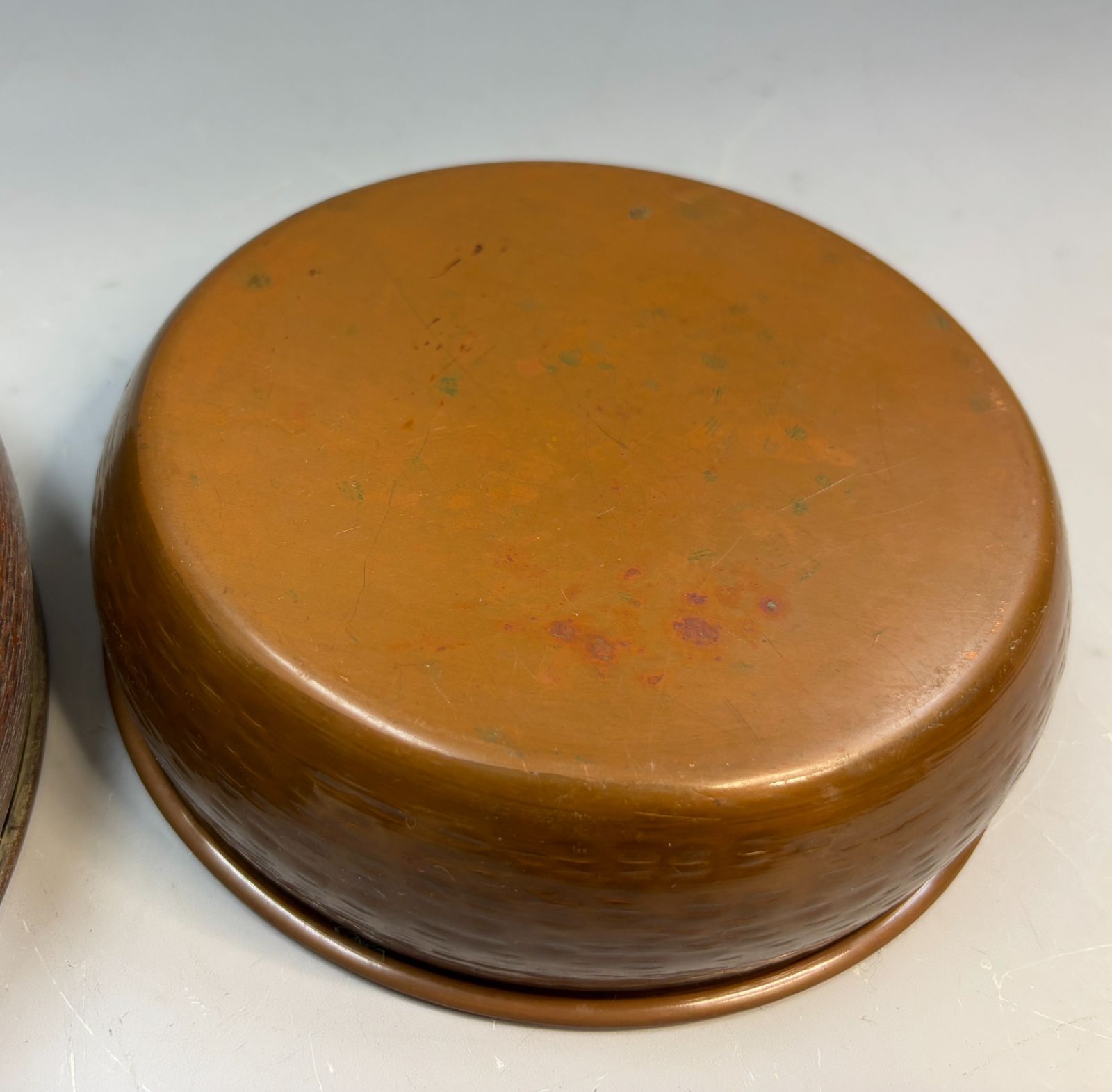 ▲101501/01▲茶道具　銅製建水2点茶巾盥5点計7点/湯こぼし/餌畚エフゴ/卓下建水槌目　水屋道具 Yahoo!オークション -「卓下建水」の落札相場・落札価格