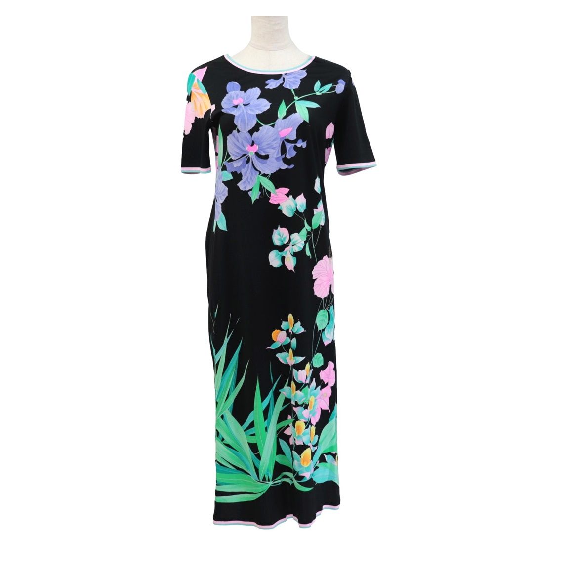 専用出品　極美品　レオナール　fashion ワンピース　花柄　青　42size 専用出品 極美品 レオナール fashion ワンピース 花柄 青 42size