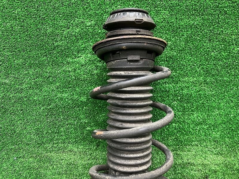 ヤリス MXPH15 右フロントストラット ハイブリッドG 4WD J0943-14702 48510-K0060 3T3