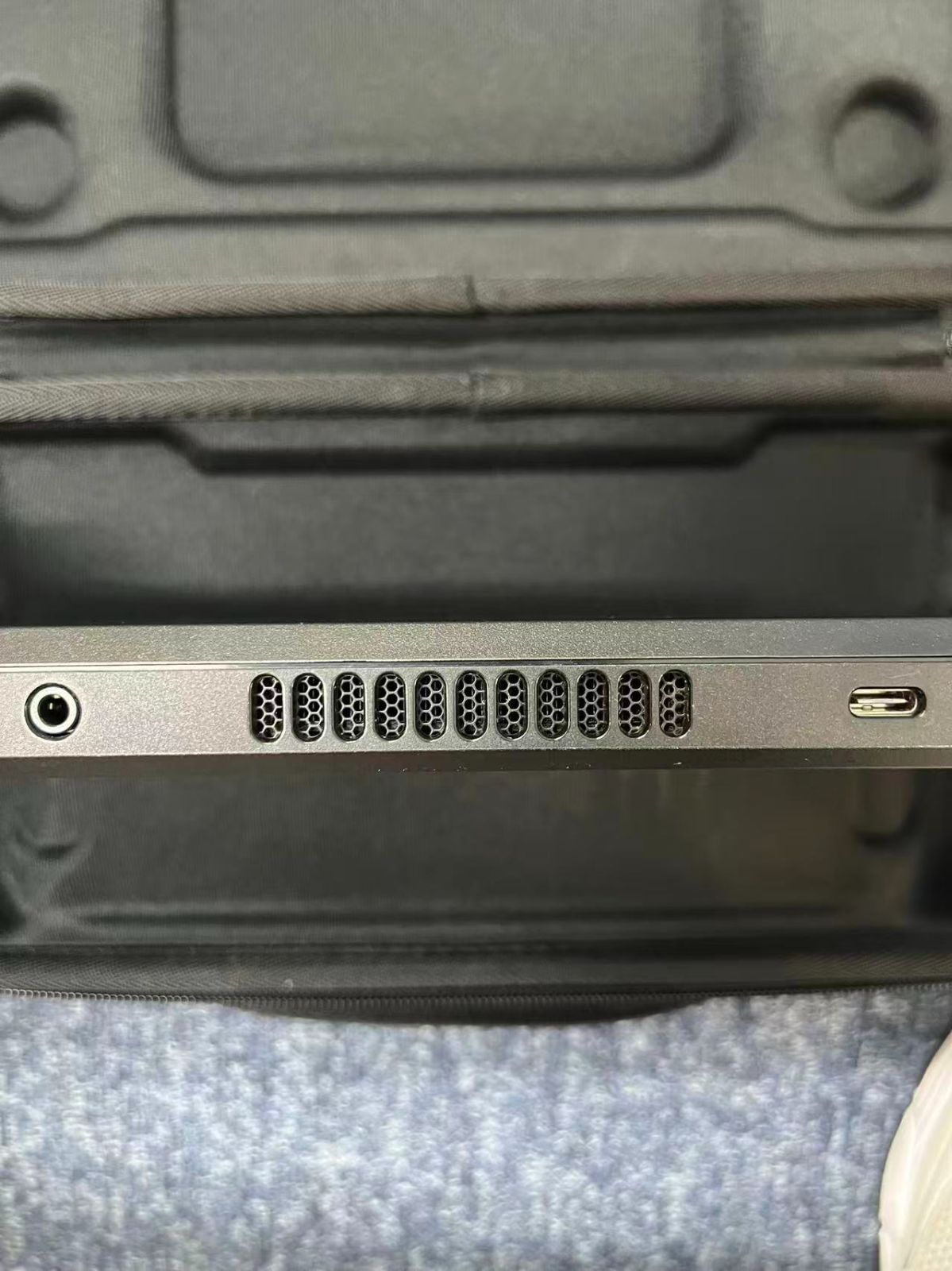 品 Valve Steam Deck 256GB SSDキャリングケース付き UP786_INFO