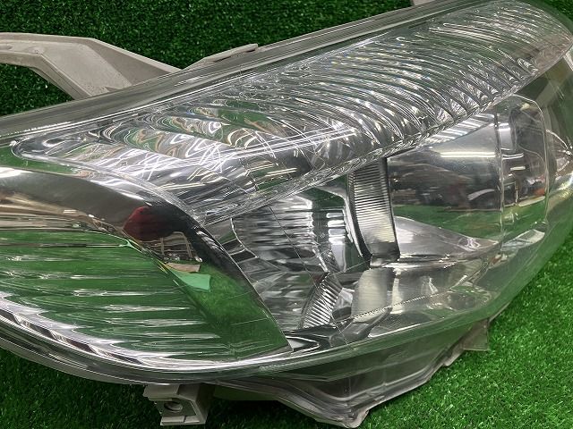 トヨタ カローラ フィールダー ZRE142 純正 ヘッドランプ 右 HID