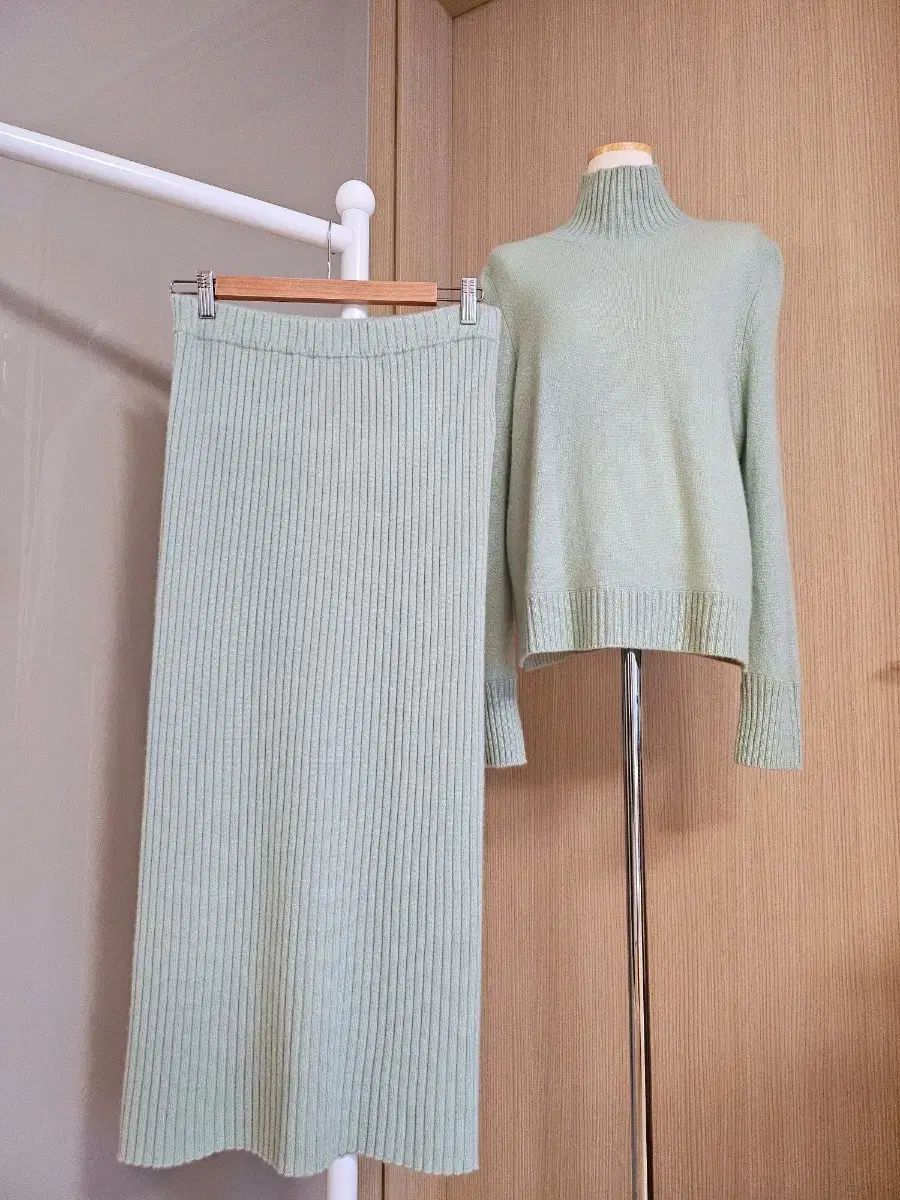 カシミアグリン上下セット アウルード