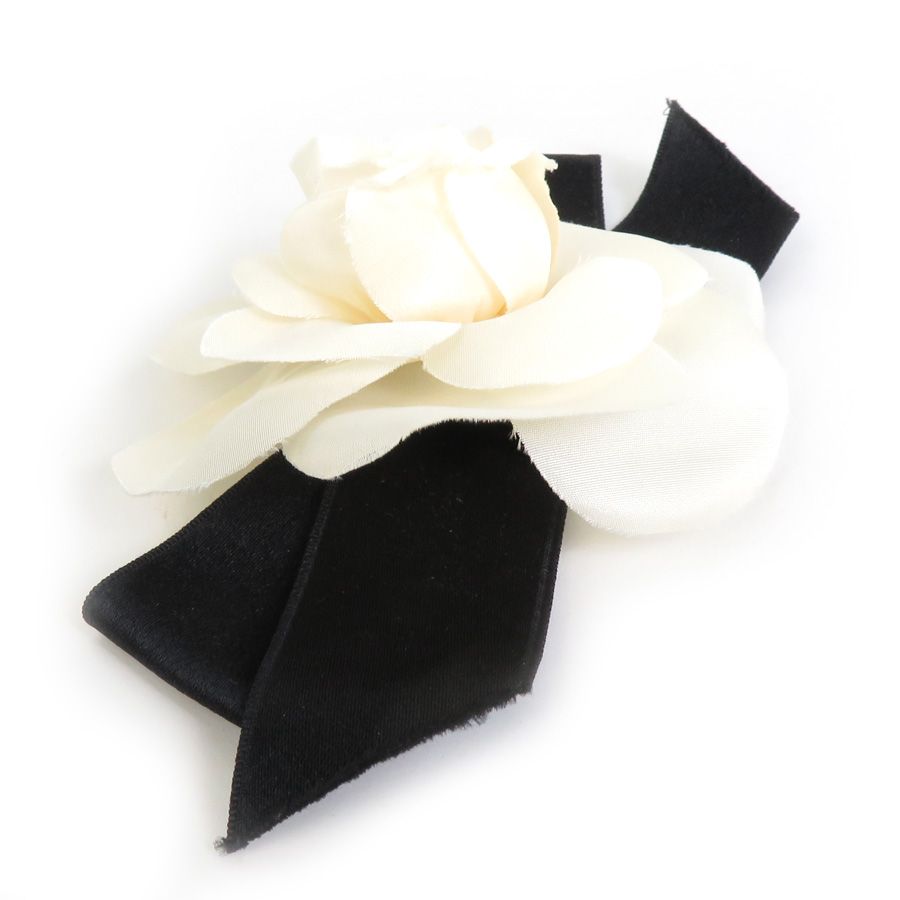 シャネル CHANEL コサージュ ブローチ カメリア リボン - メルカリ