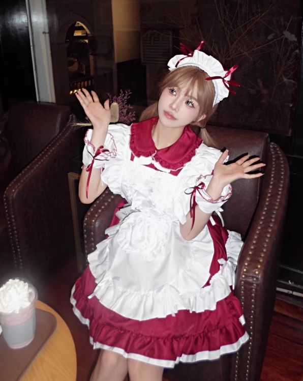 かわいいクリスマス新年猫のコスプレメイド服Lolitaのワンピース