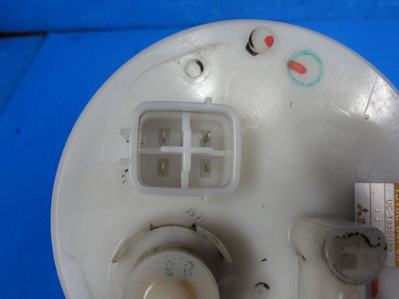 エブリィ EBD-DA64V フューエルポンプ　燃料ポンプ 15100-56820 K6AT エブリィ EBD-DA64V DA64W DA64V フューエルポンプ 燃料ポンプ PA K6A