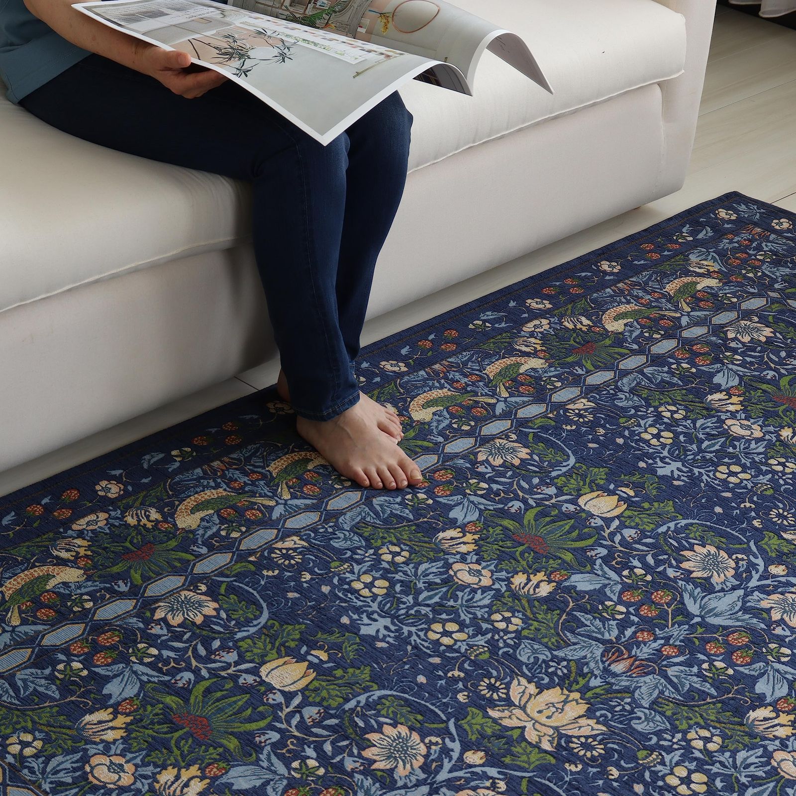 川島織物セルコン Morris Design studio モリスデザインスタジオ ラグ イチゴドロボウ ブルー 140×200cm KF1709 ベルギー王国 HOMU-JOURNEY_COM