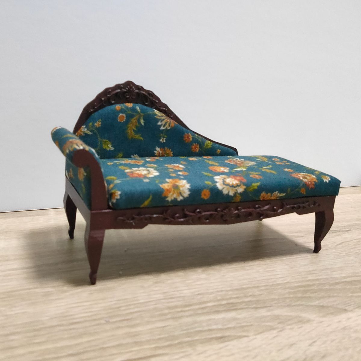 アンティーク カウチソファ 6分の1 ドール向け - メルカリ