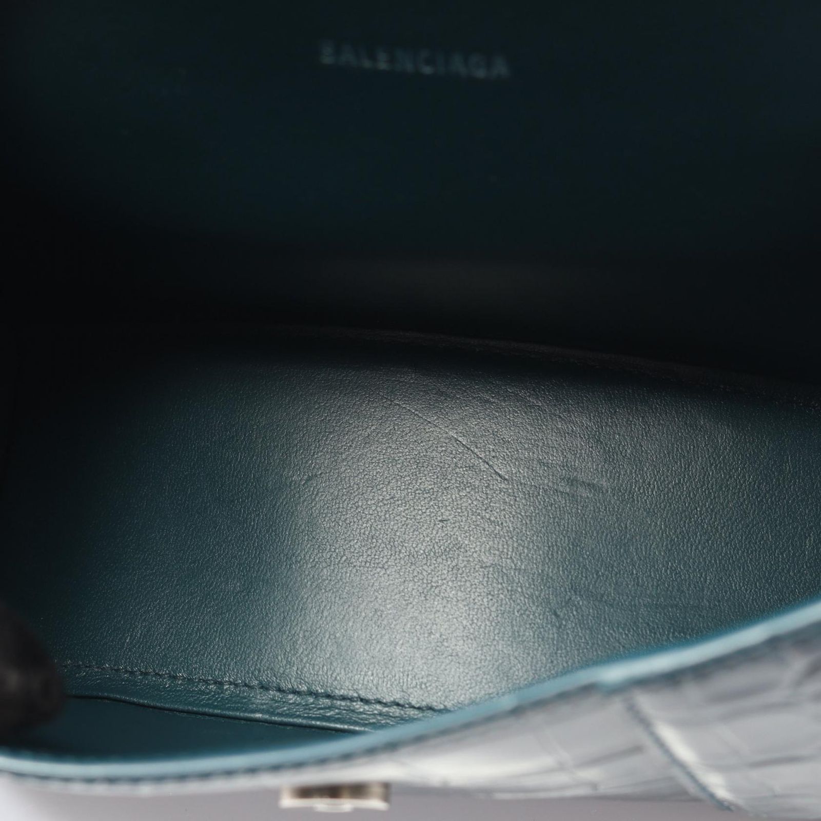 ダークブルー レザー