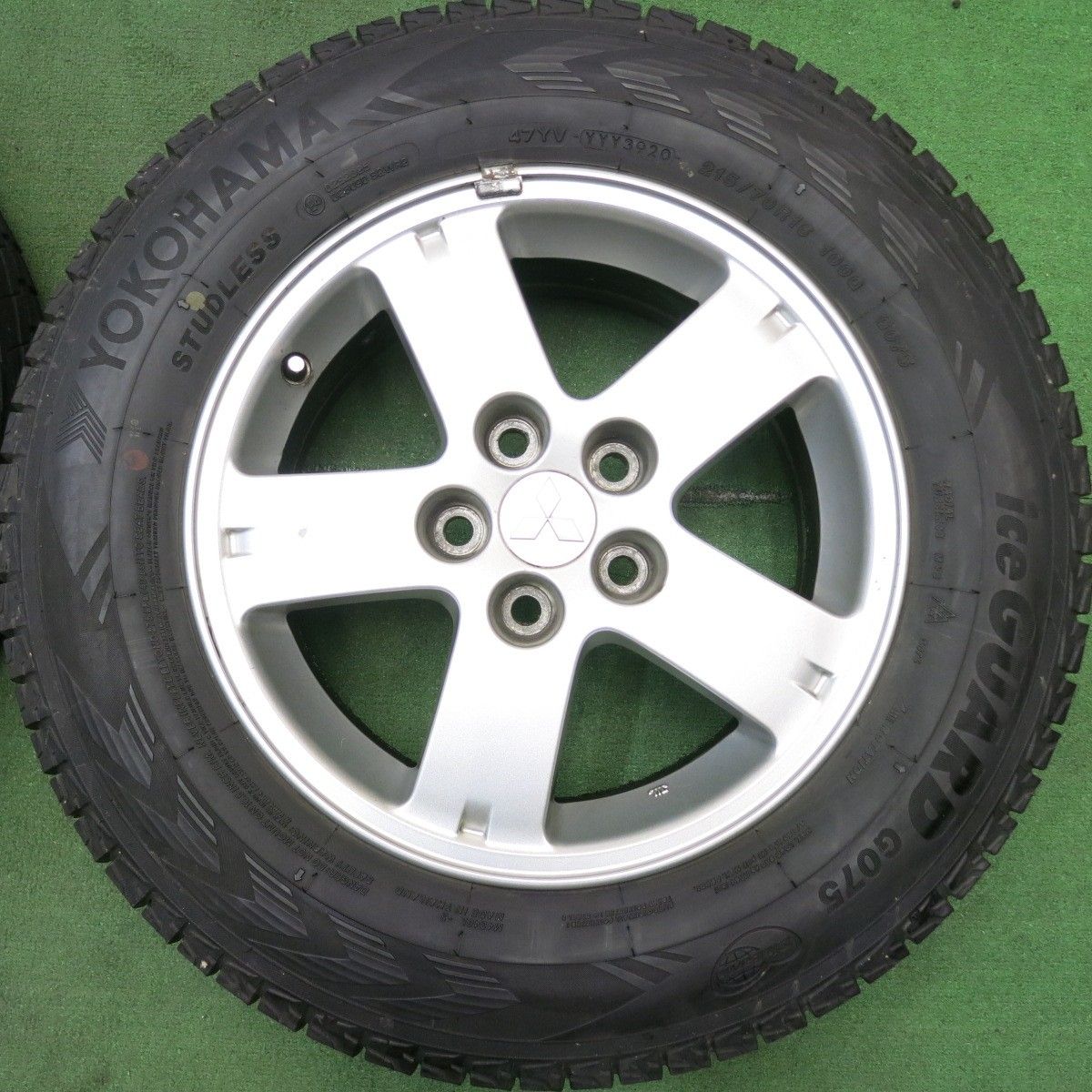 4本価格☆三菱 デリカ D:5 純正 215/70R16 スタッドレス ヨコハマ 