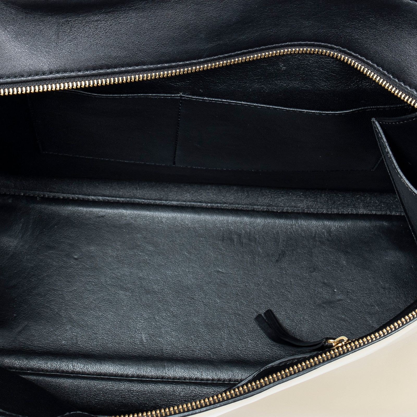 セリーヌ中バイ エッジブラック