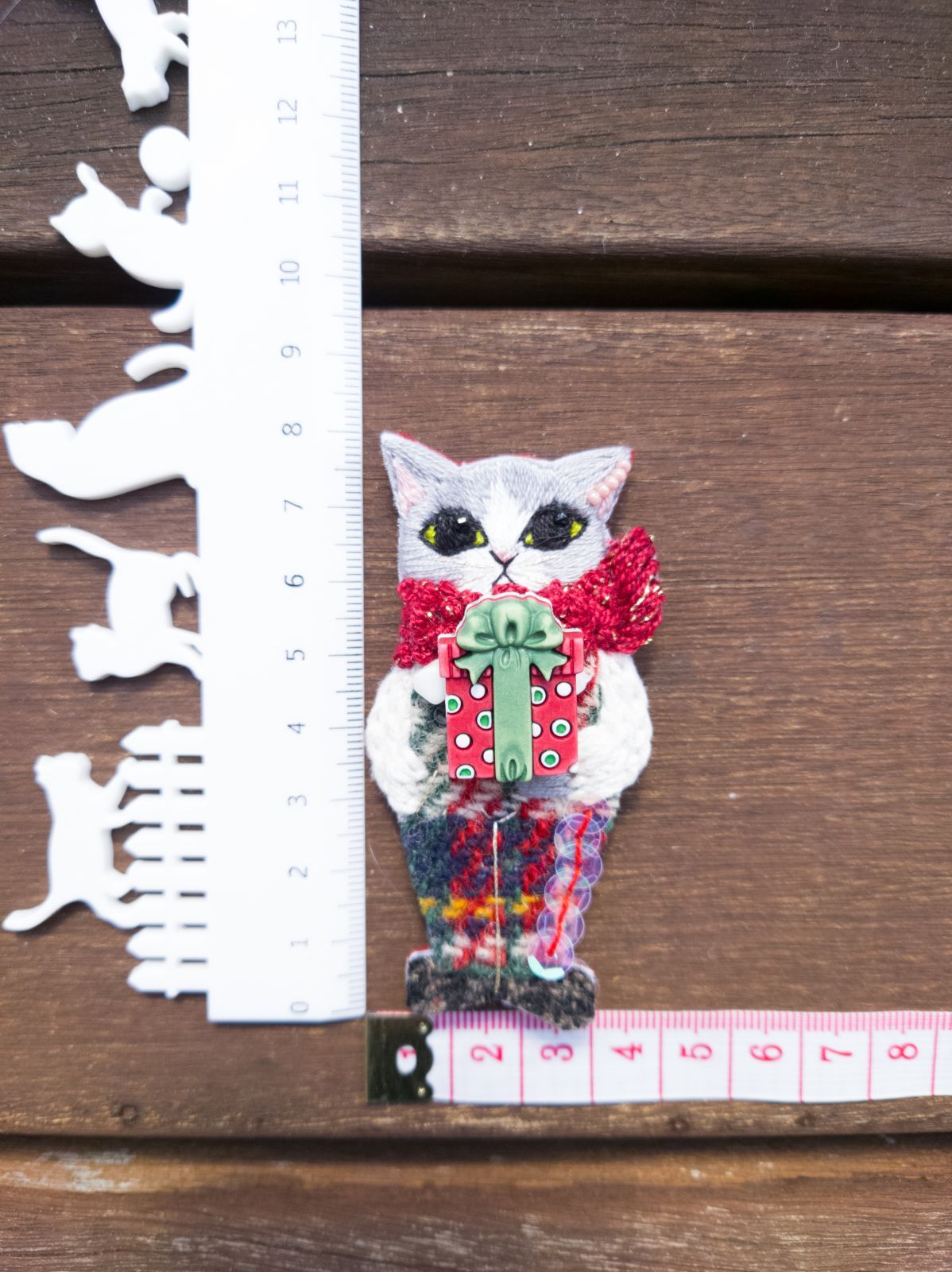 クリスマスデザイン✩猫ちゃん 手刺繍ブローチ www.vetrepro.fr