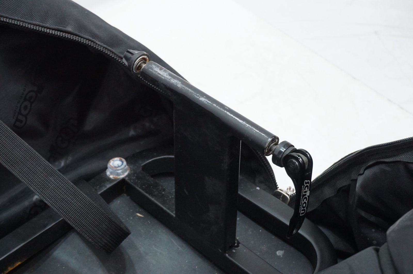 トラベルバッグ |