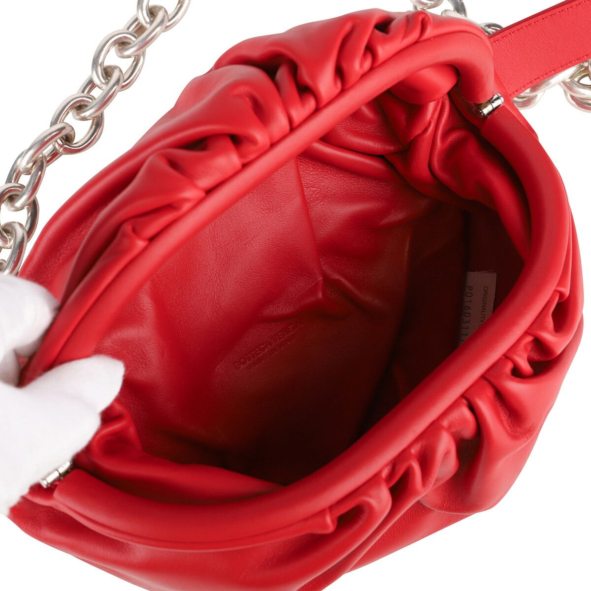 新品 ボッテガヴェネタ BOTTEGA VENETA ショルダーバッグ LEATHER POUCH チリ BOTTEGA VENETA（ボッテガ・ヴェネタ） ショルダーバッグ The Pouch 20
