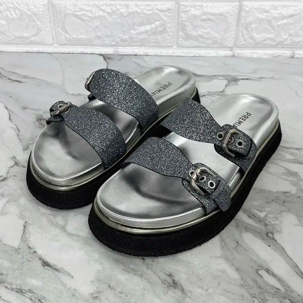 STACCATO スタッカート メイジーパールプラットフォーム 22.5㎝ 厚底