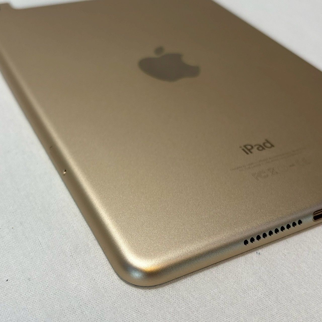 iPad|mini|4|32GB|ゴールド|SIMロックあり|au|バッテリー良好|No.1281