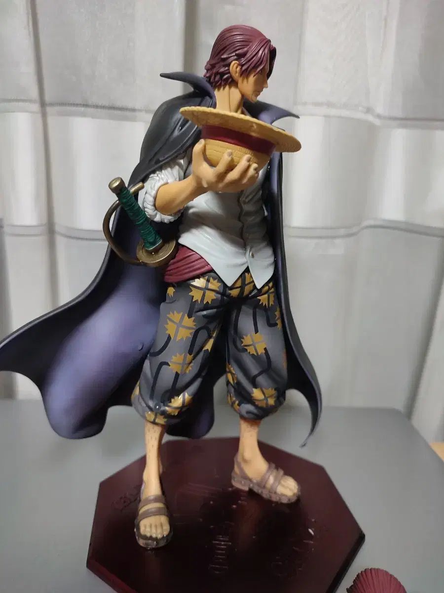 ワンピースフィギュア　シャンクス　箱なし 箱なし POP DX シャンクス ONE PIECE（ワンピース） フィギュア