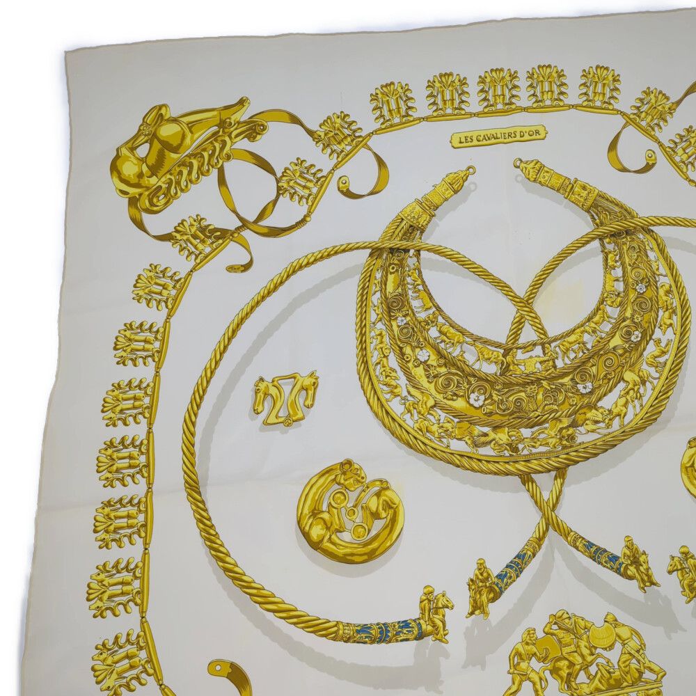 HERMES エルメス カレ90・LES CAVALIERS DOR・シルク スカーフ