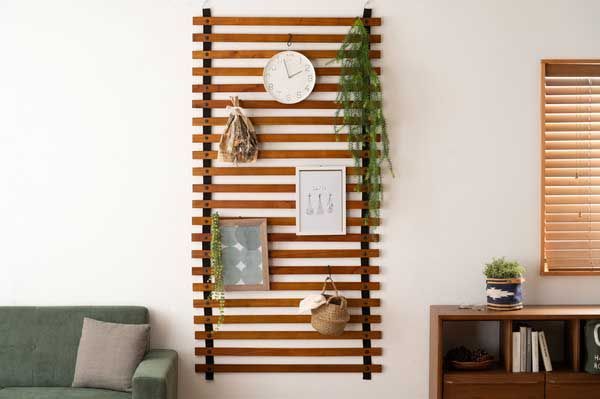 吊り下げ型の木製ロールパーテーション