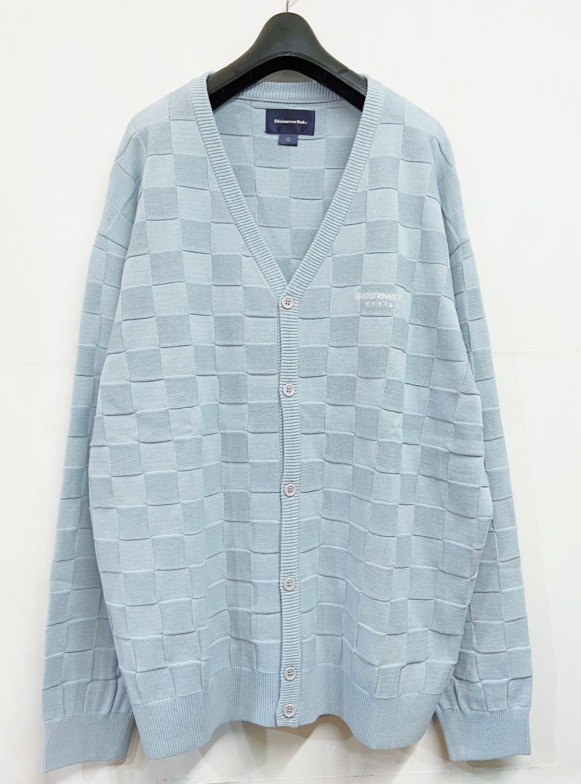トップス thisisneverthat Reverse Block Cardigan thisisneverthat（ディスイズネバーザット）の「REVERSE BLOCK