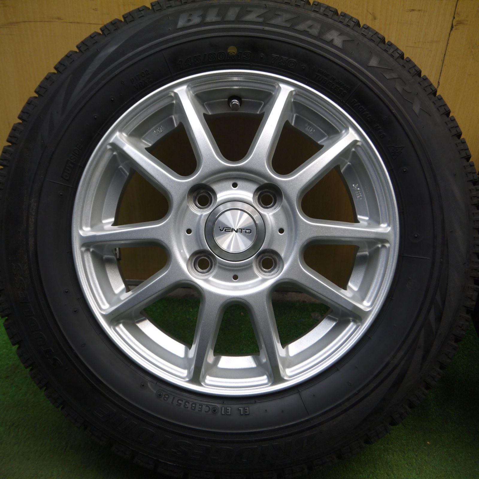 送料無料* キレイ☆スタッドレス 145/80R13 ブリヂストン ブリザック 