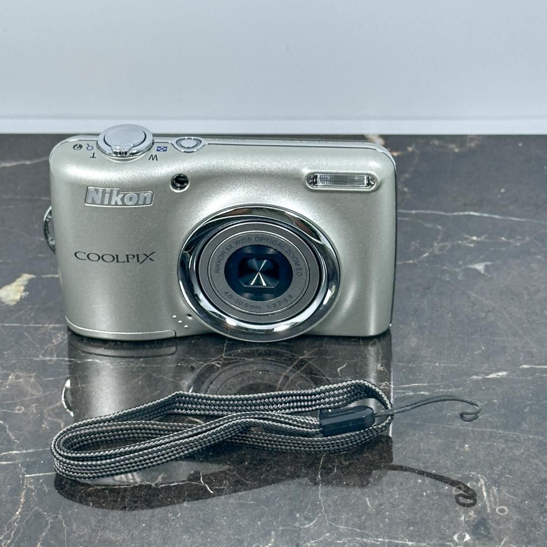 Nikon COOLPIX L23 ニコン クールピクス コンパクトデジタルカメラ デジカメ コンデジ カメラ 動作品 単3電池駆動 光学5倍ズーム 簡単操作 初心者向けモデル レトロデジカメ