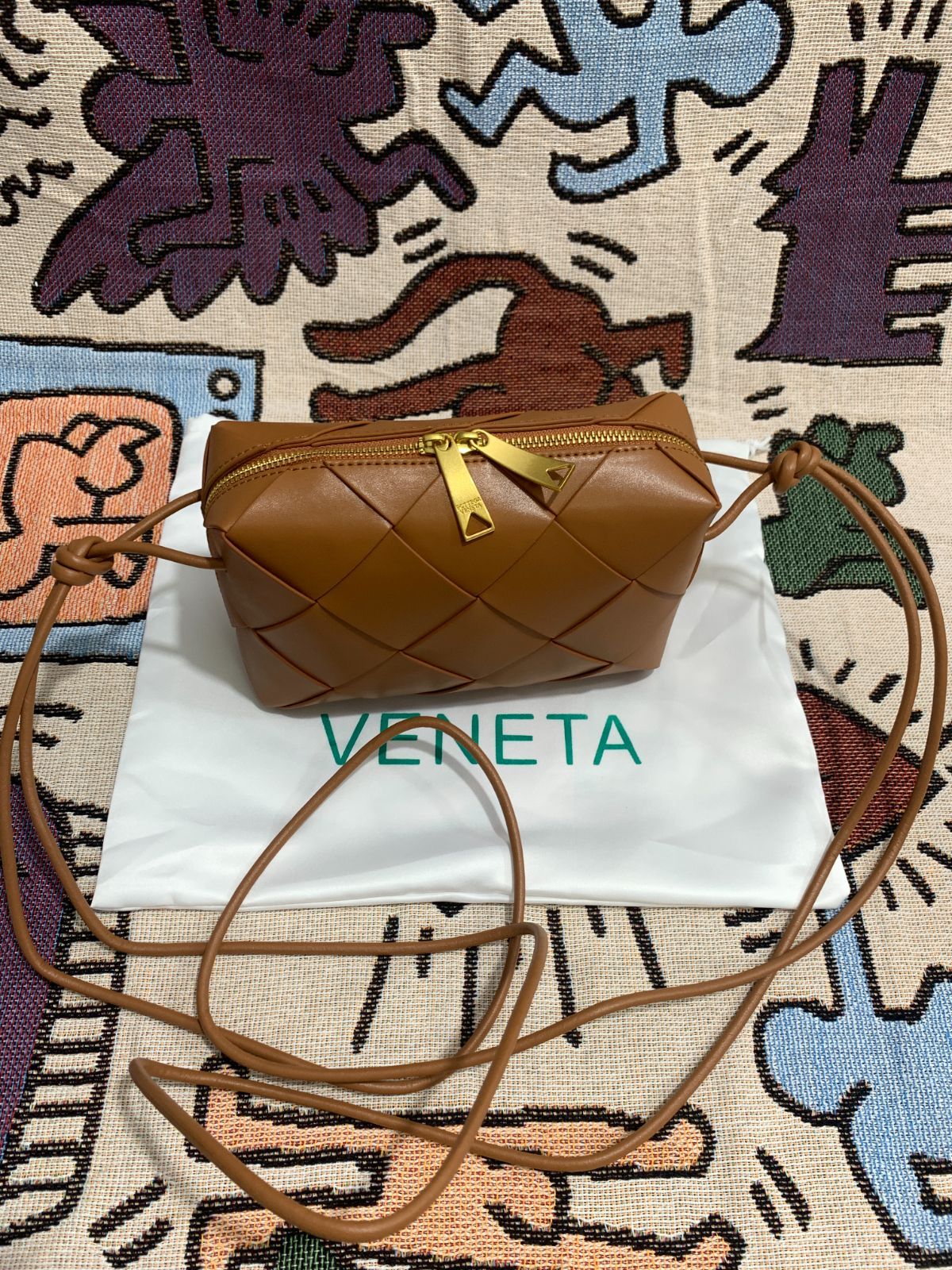 【在庫限り】BOTTEGA VENETA ボッテガヴェネタ　スモール カセット カメラバッグ ショルダーバッグ☆超人気☆最安値ꕤ新品未使用 極美品