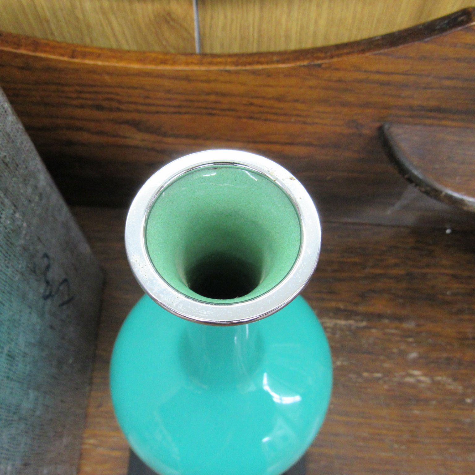 安堂七宝翡翠色花瓶 未使用 七宝焼 翡翠郡鶴文花瓶 安藤七宝店 グリーン カワセミ