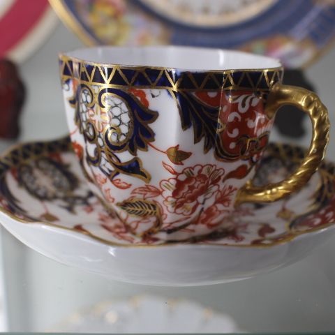 ロイヤルクラウンダービー 1922年-1953年 伊万里 ハンドペイント カップ＆ソーサー 金彩 アンティーク Antique Royal Crown  Derby ジャポニスム 伊万里写し imari - メルカリ