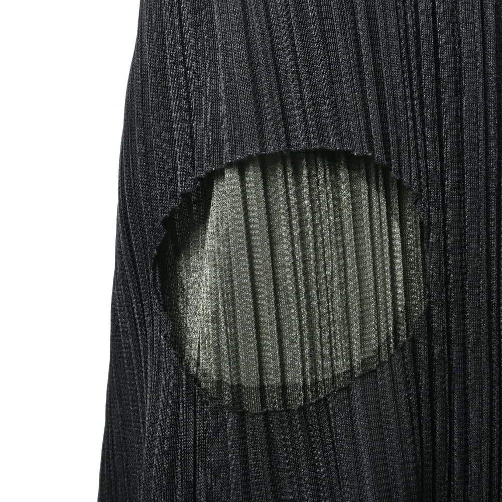 PLEATS PLEASE ドットカットアウト ノースリーブ ワンピース - メルカリ 