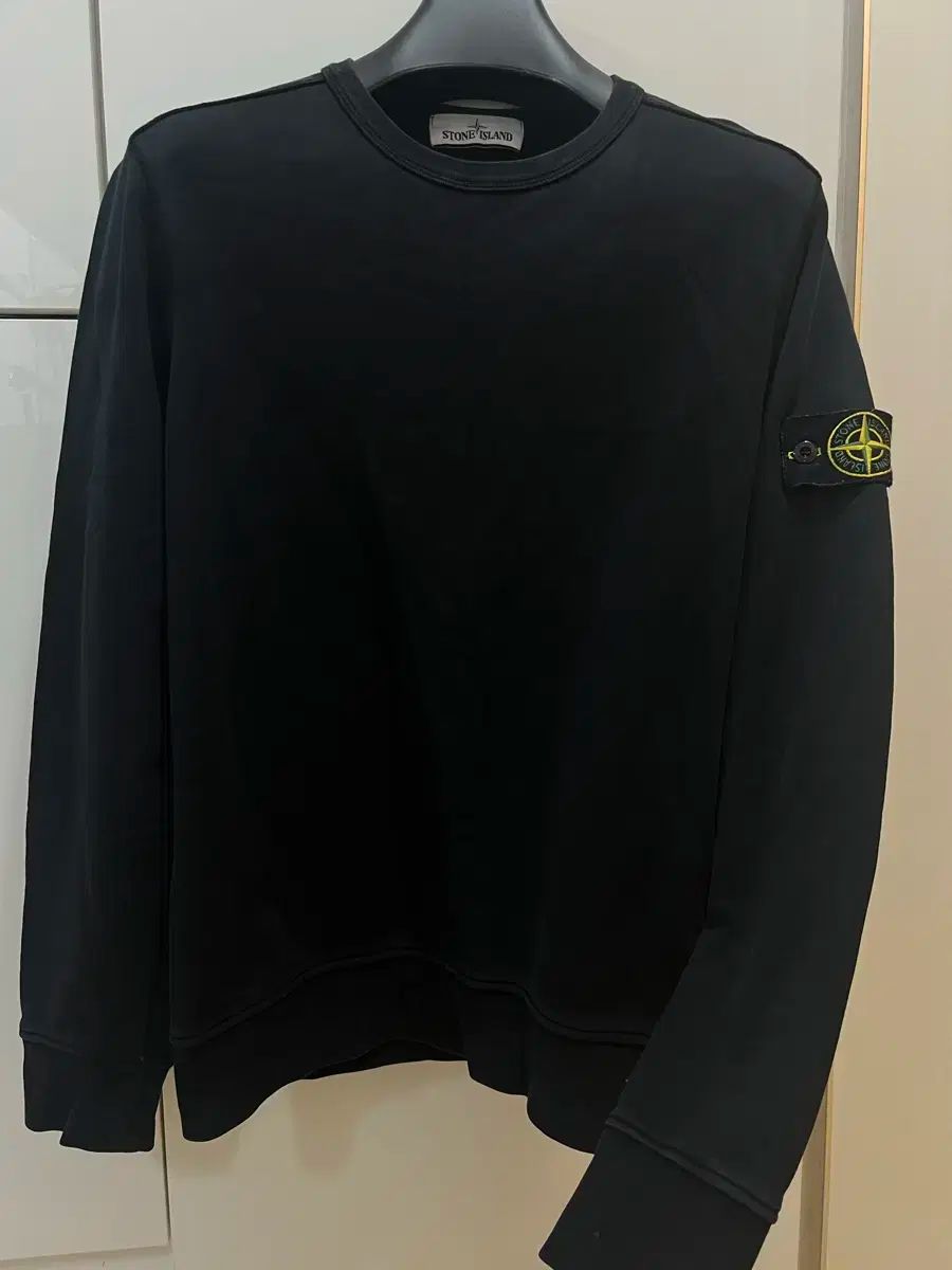 STONE  スウェットシャツ ブラック STONE ISLAND ストーンアイランド ニット スウェットシャツ 長袖