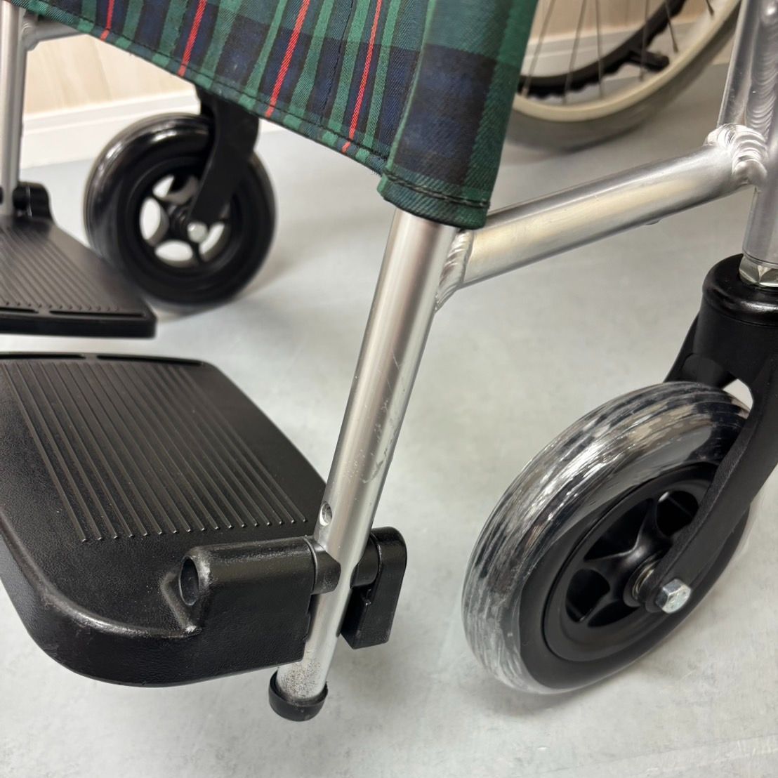  MPN-43 JD MIKI ミキ 車椅子 車いす 車イス ノーマル リハビリ 自走式 介護用品 福祉用品 エアータイヤ 自走用車椅子 車椅子