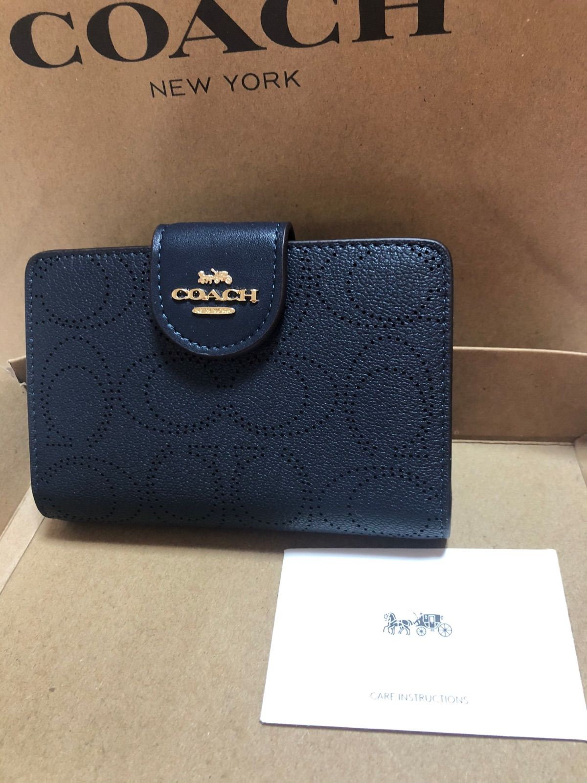 COACH コーチ 折り財布 ミッドナイト ネイビー シグネチャー C4768