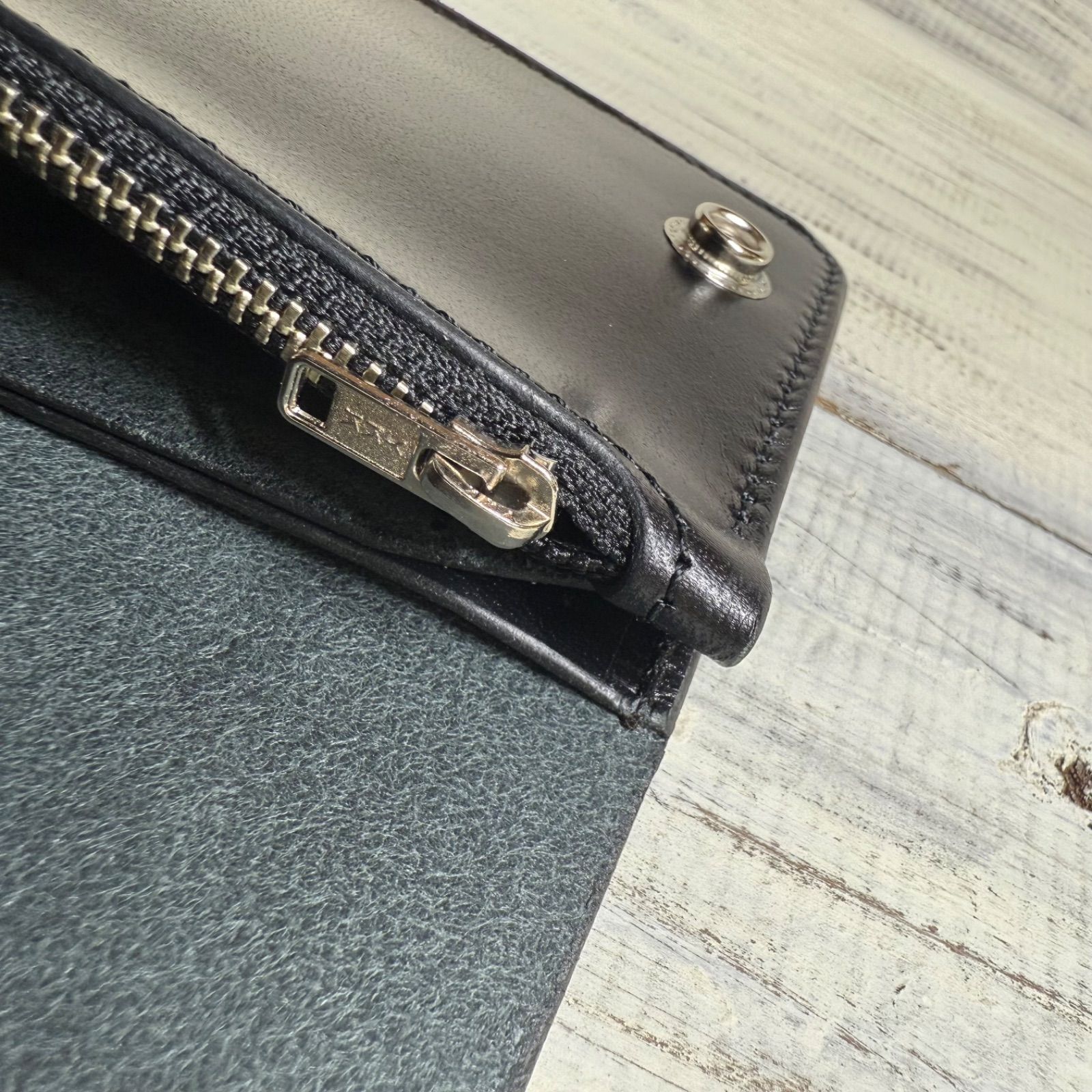 【トラッカーウォレットミドル 3層】ブラック 北米ステア シルバー YKK トラッカーウォレットミドル 3層】ブラック 北米ステア シルバー