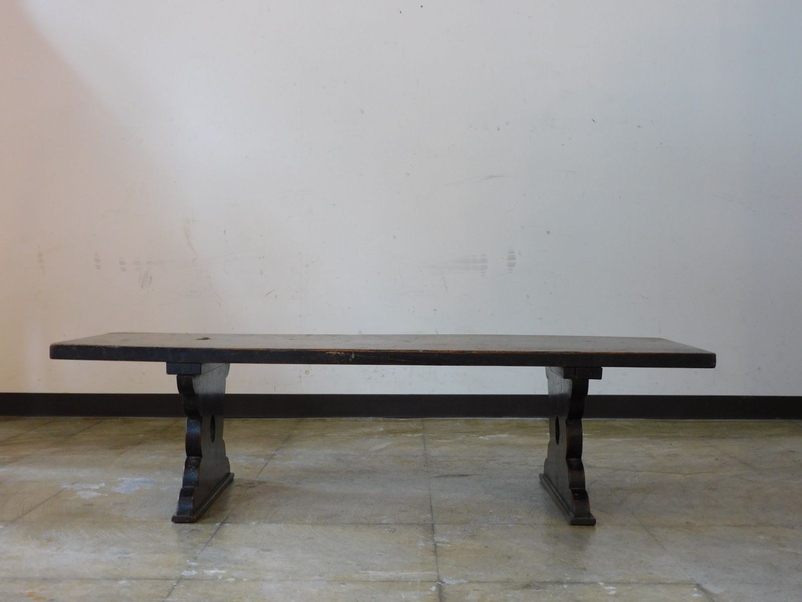 サイドテーブル