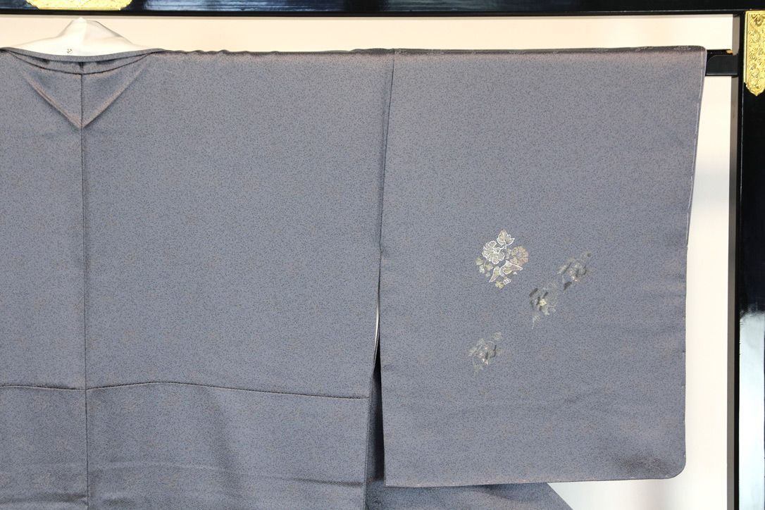 【正絹・柄は全て刺繍】丈162・裄65・未使用・美品